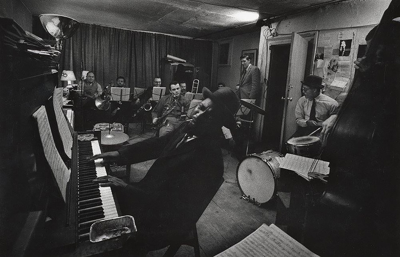 伝説的写真家：ユージーン・スミスが過ごした音楽空間の貴重な記録を一挙公開『ジャズ・ロフト』